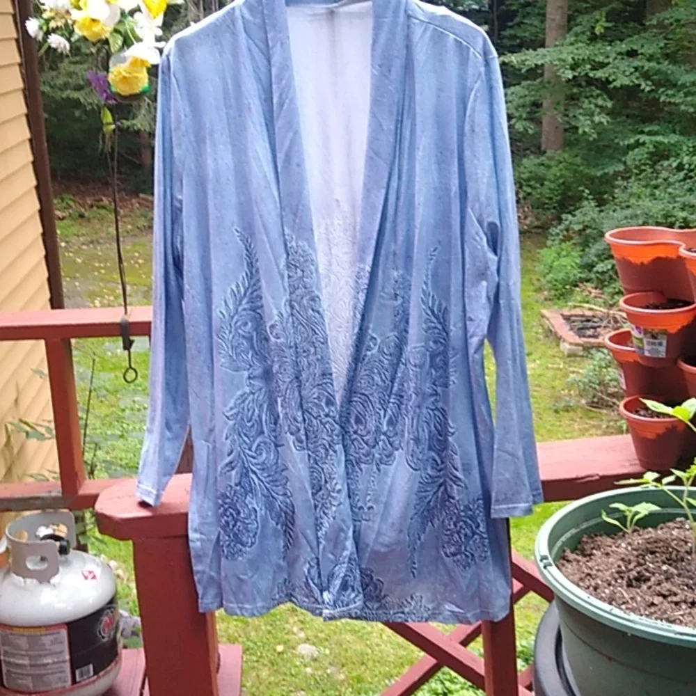 Top - Picture 4 of 7